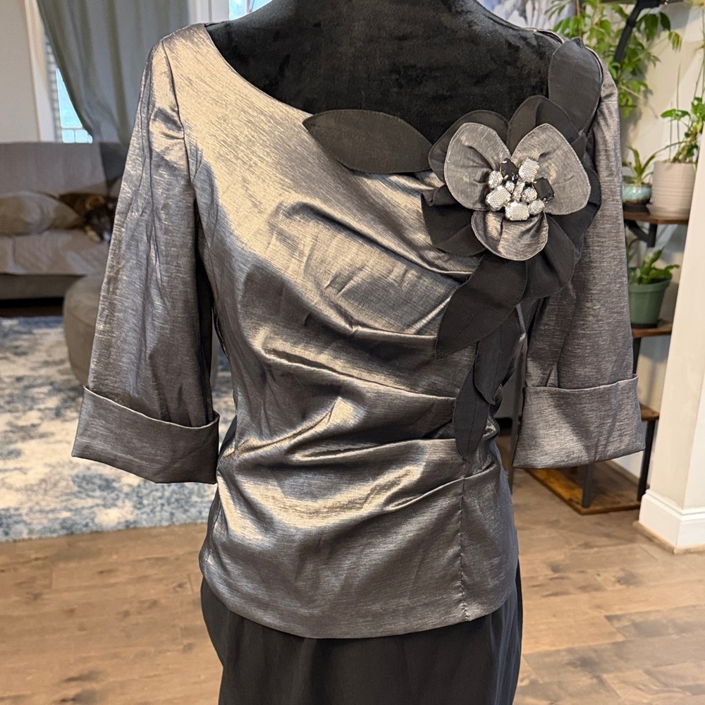 Chic Silver and Black Maxi Dress - Picture 2 of 10